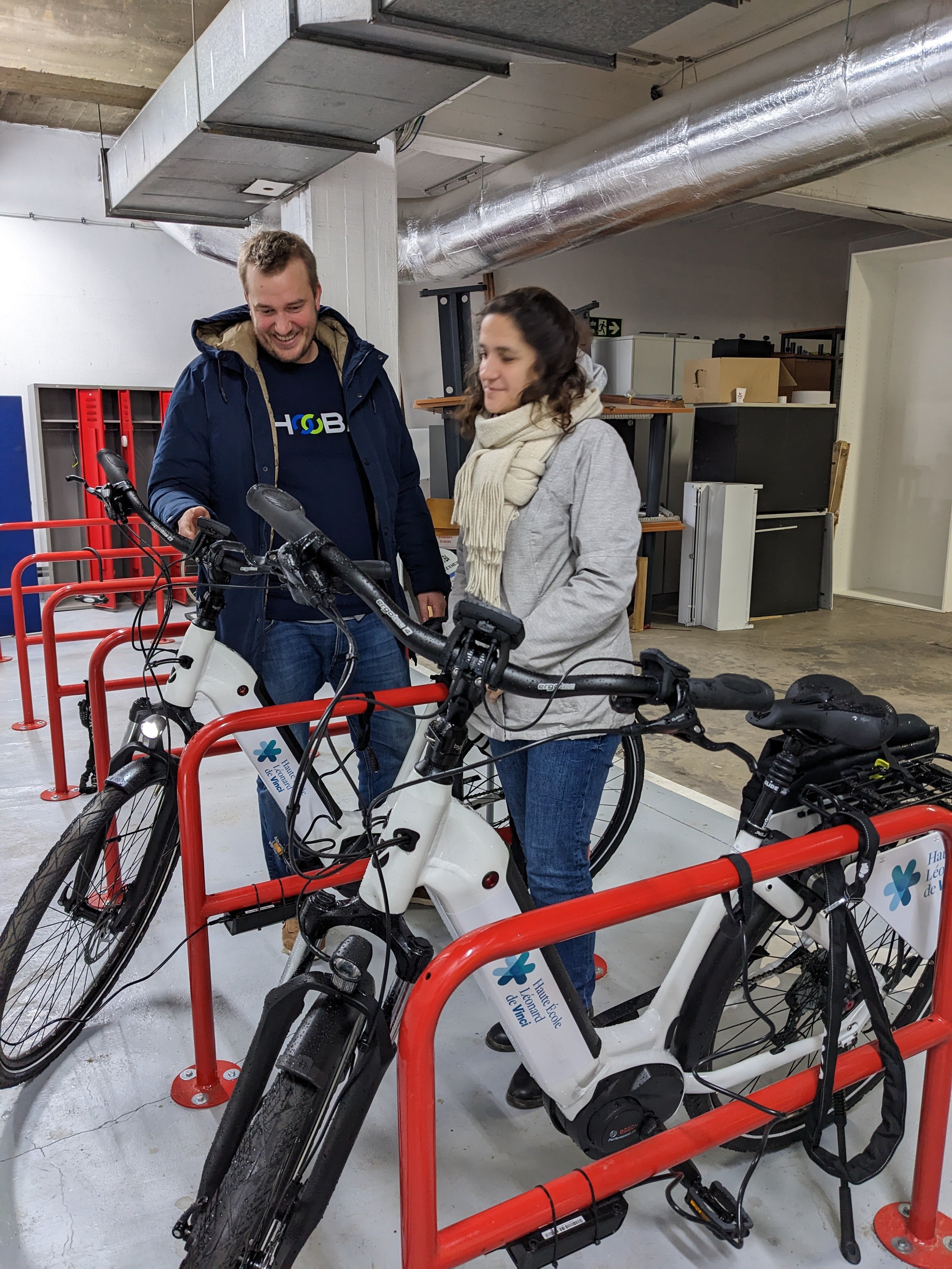 Vloot elektrische fietsen van de Haute Ecole Léonard de Vinci door HOOBA